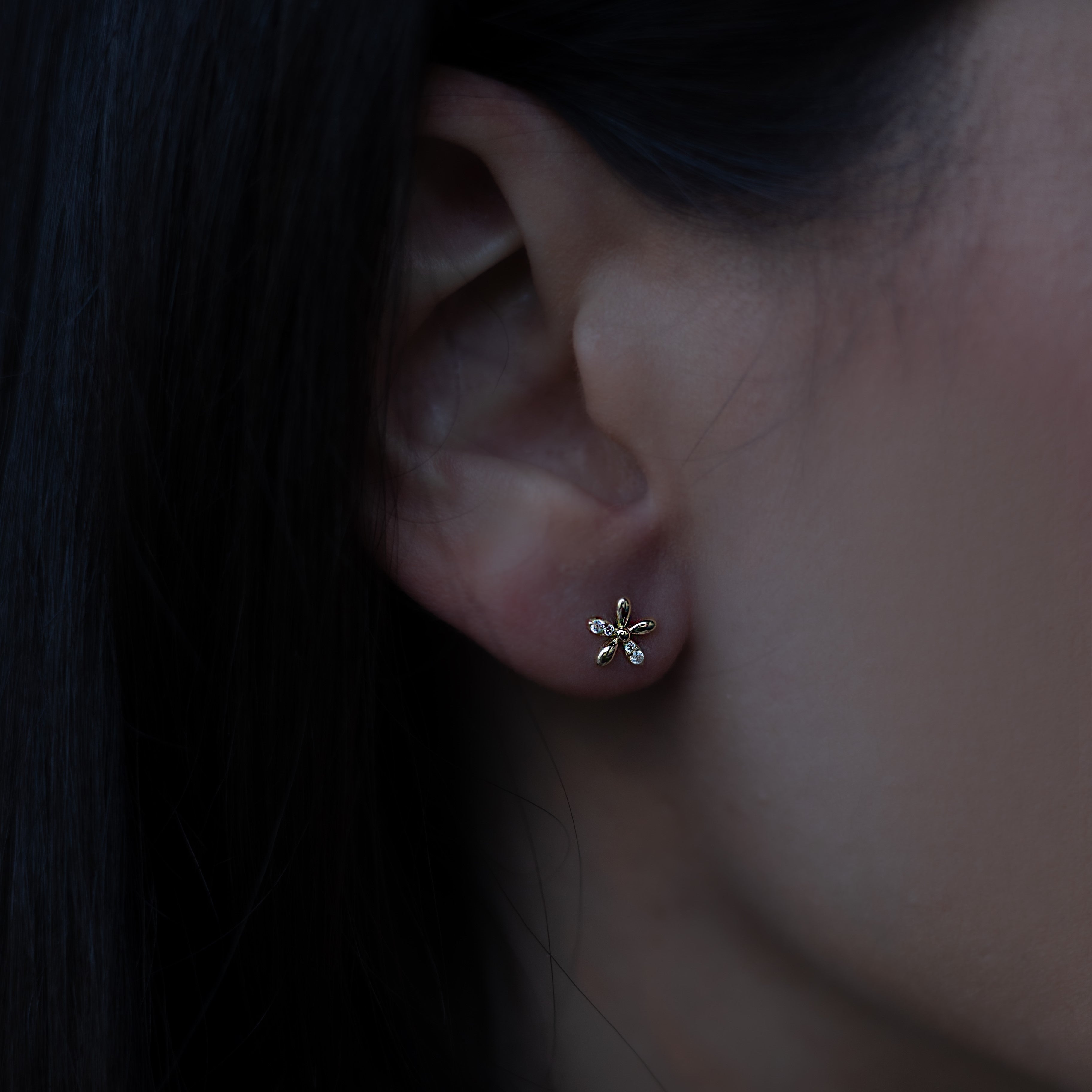Cercei Sparkle Flower Studs