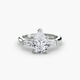 Inel Three-Stone cu Accent Baguette