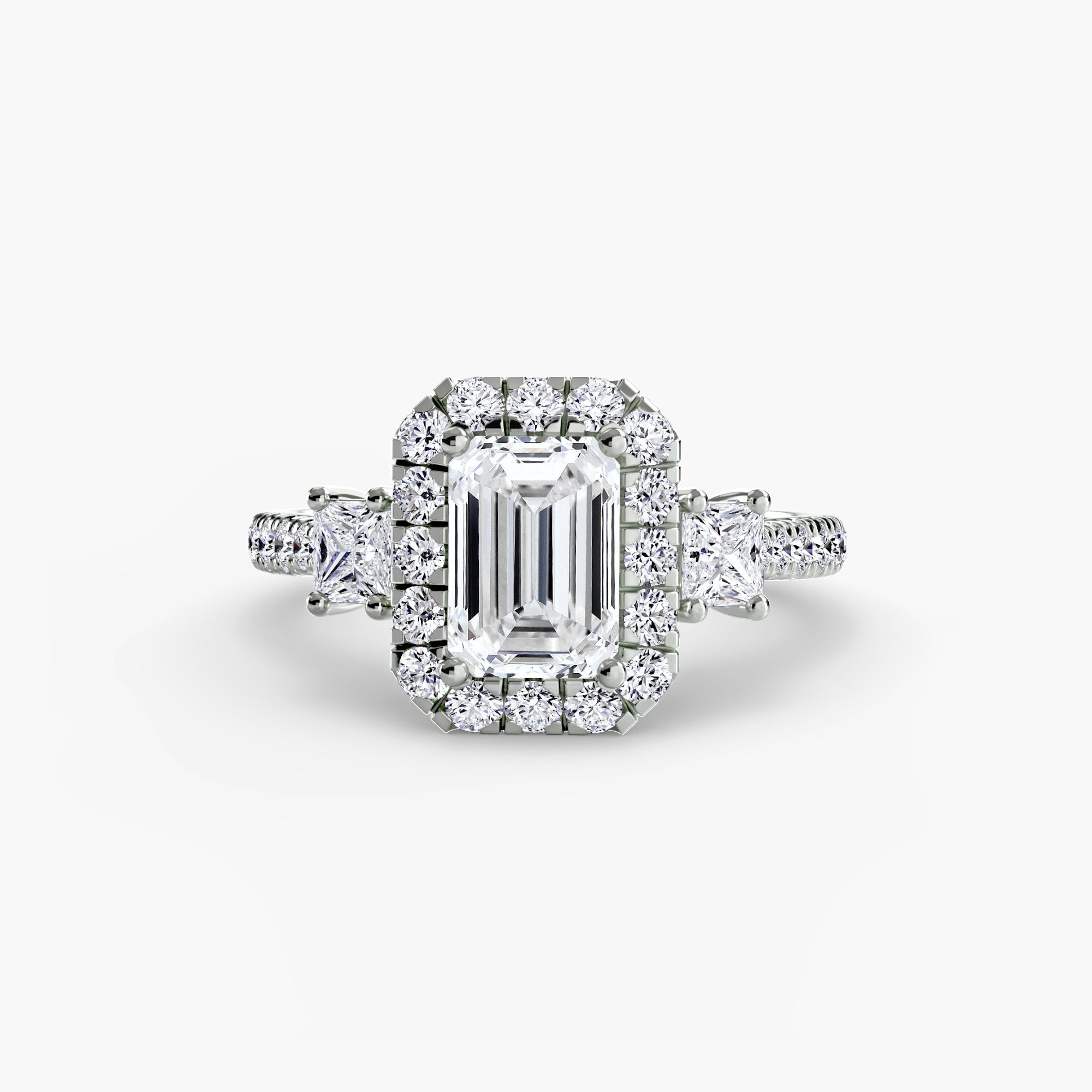 Inel Three-Stone cu Halo