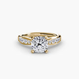 Inel Solitaire cu Pave Degrade